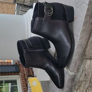 NWOT Alfani Oakley Step and Flex Leather and Suede Ankle Boots in Black